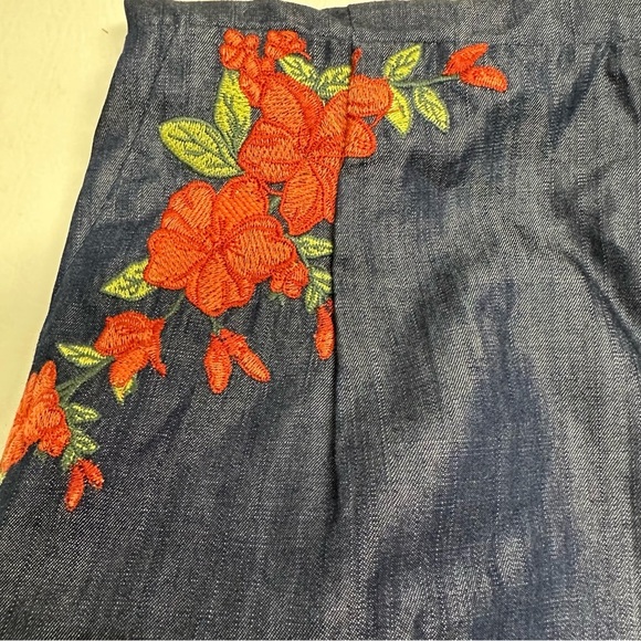 MOON RIVER Stylish chambray Romper with Floral Embroidery - Picture 15 of 16